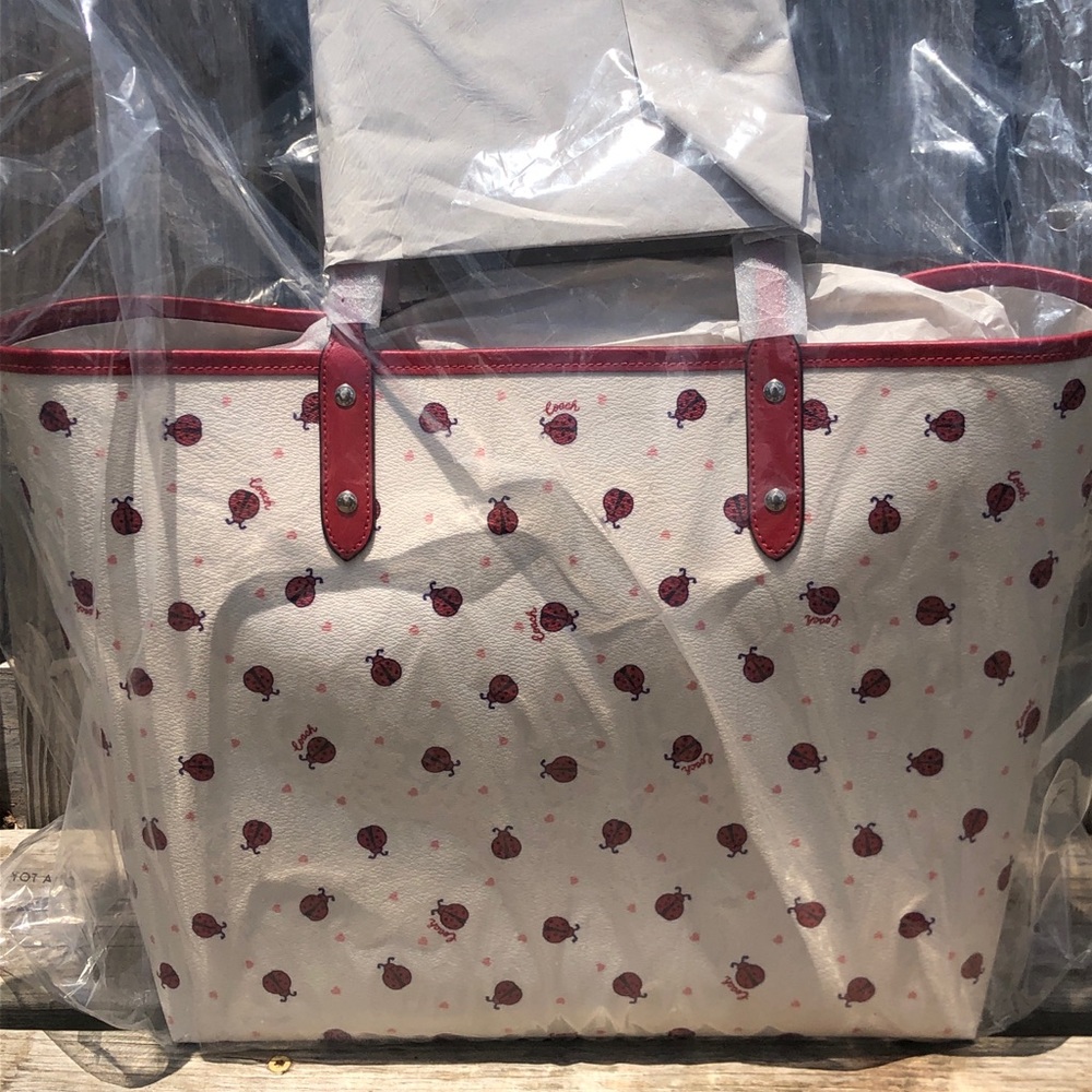 Coach Ladybug City Tote & Coach Wristlet - Picture 6 of 8